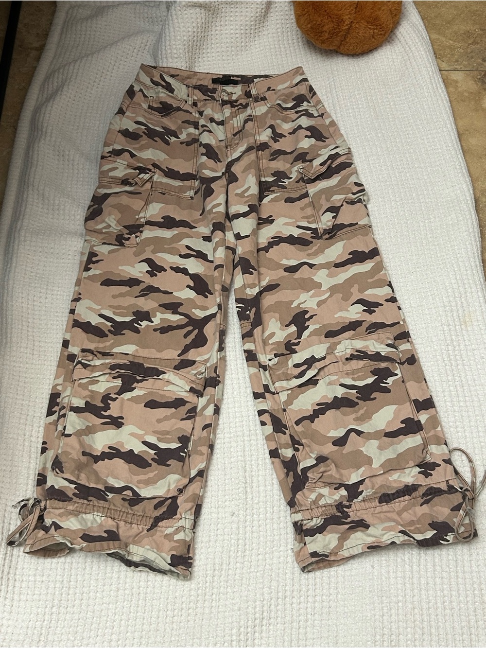 Forever 21 Women's Wide Leg Camo Cargo Pants - Tan, Brown, Cream